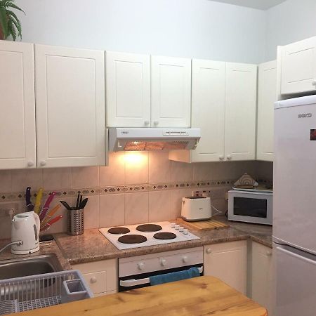 Limnaria Gardens - Modern 1 Bed, Walk To Beach & Shops Paphos Exterior foto