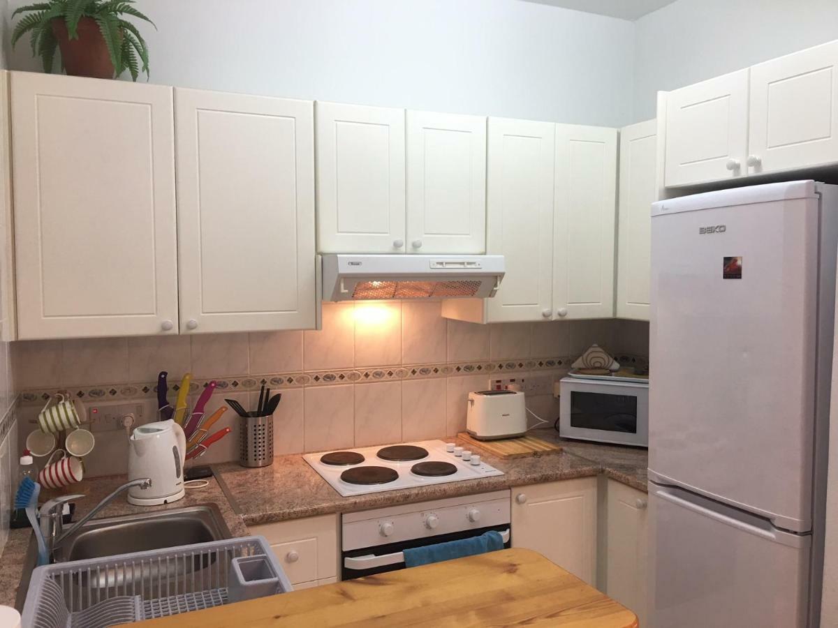Limnaria Gardens - Modern 1 Bed, Walk To Beach & Shops Paphos Exterior foto