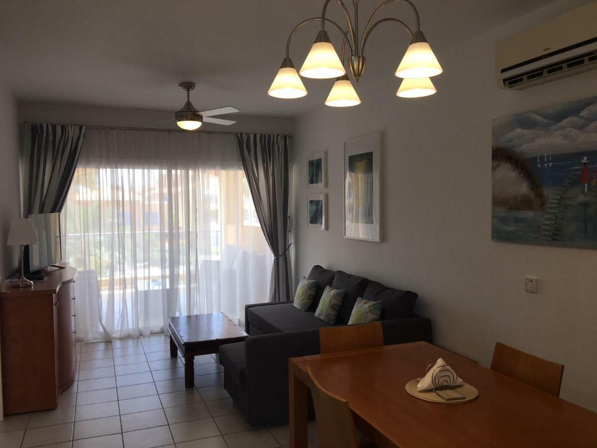 Limnaria Gardens - Modern 1 Bed, Walk To Beach & Shops Paphos Exterior foto